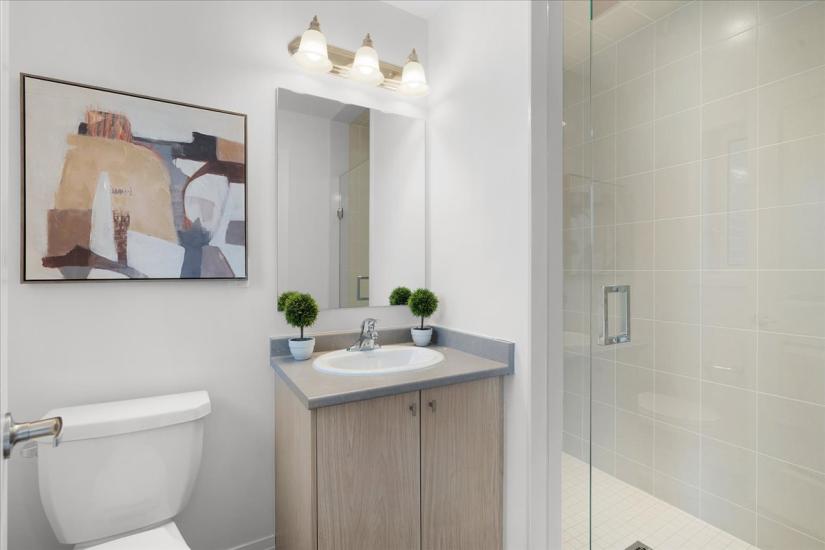 Property listing for 628 Windwood Drive, Binbrook, ON